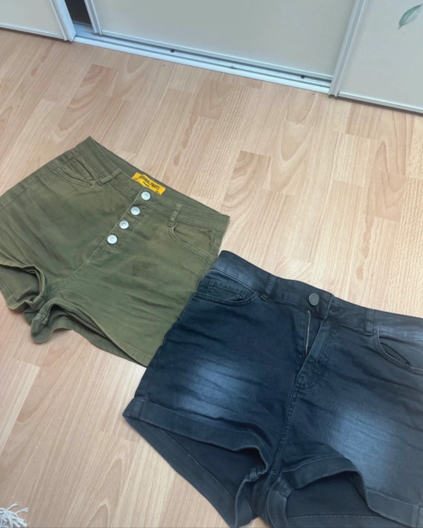 lot de 2 shorts taille M femme